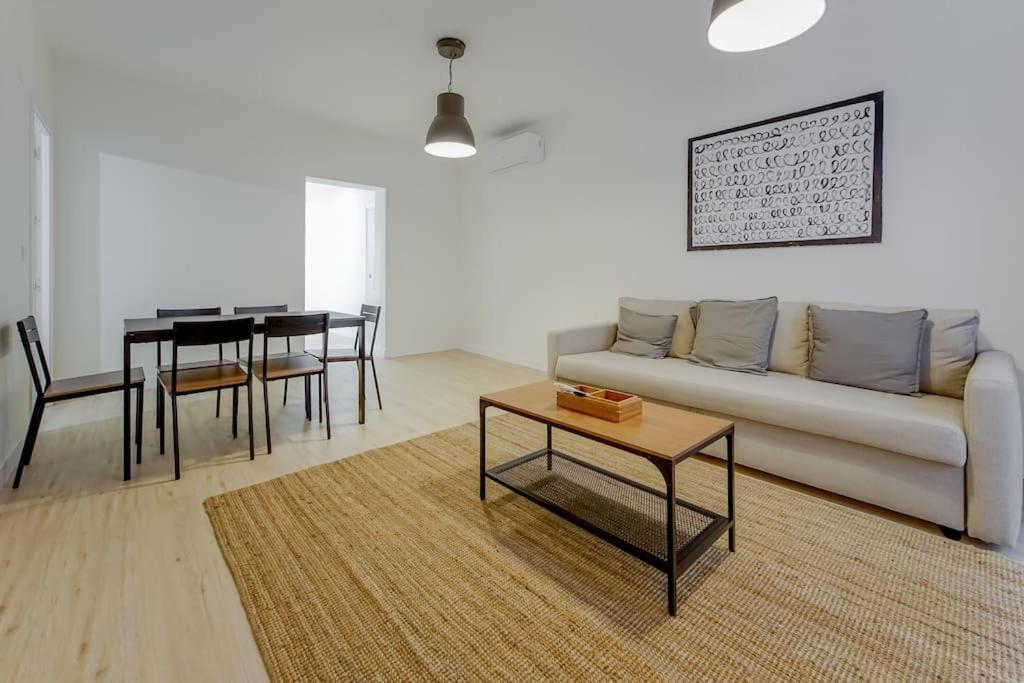 Modern Apt Para 6Px En La Plaza De Tirso De Molina Madrid Exteriér fotografie