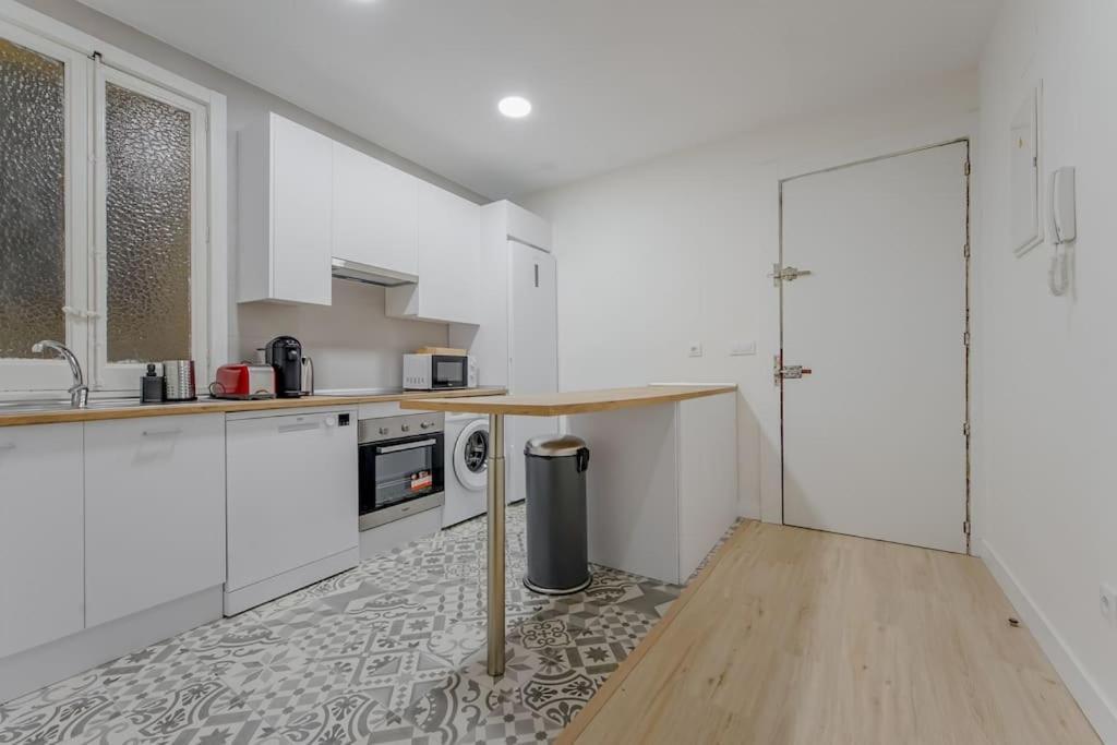 Modern Apt Para 6Px En La Plaza De Tirso De Molina Madrid Exteriér fotografie