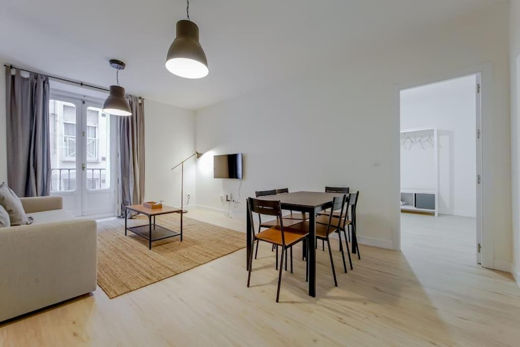 Modern Apt Para 6Px En La Plaza De Tirso De Molina Madrid Exteriér fotografie