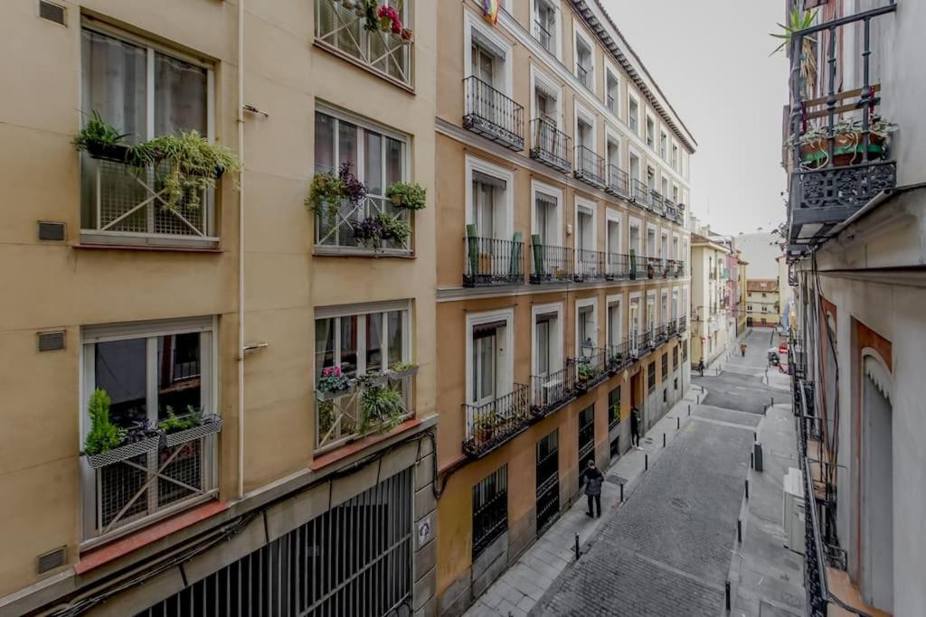 Modern Apt Para 6Px En La Plaza De Tirso De Molina Madrid Exteriér fotografie