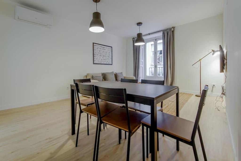Modern Apt Para 6Px En La Plaza De Tirso De Molina Madrid Exteriér fotografie